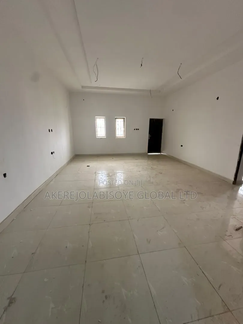 3bdrm Duplex in Lifecamp Abuja for sale in Life Camp