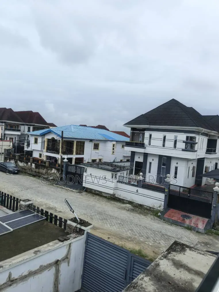 4bdrm Duplex in Thomas Estates for sale in Thomas Estate