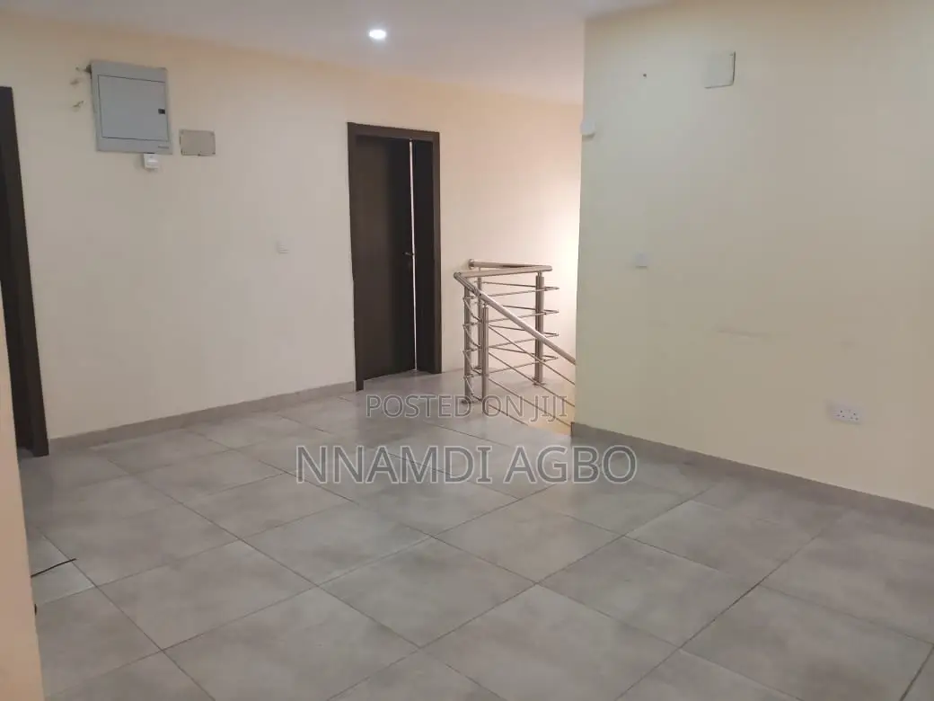 4bdrm Duplex in Jakande for rent in Jakande