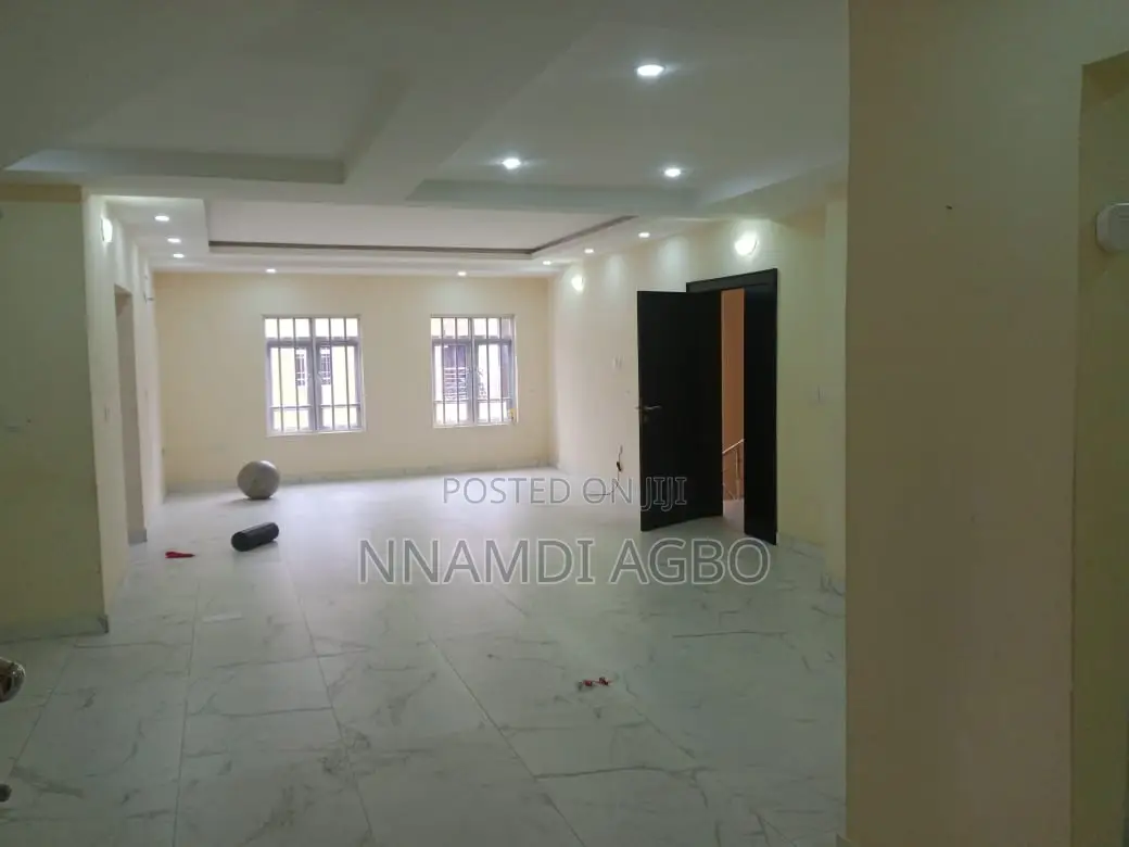 4bdrm Duplex in Jakande for rent in Jakande