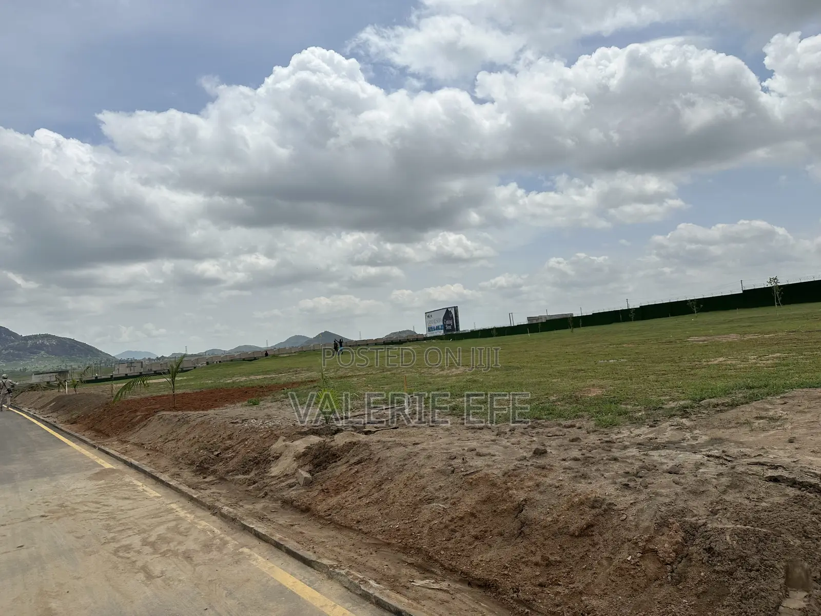 1000sqm Land for Sale at Hutu Exclusive, Airport Road Abuja in Lugbe District
