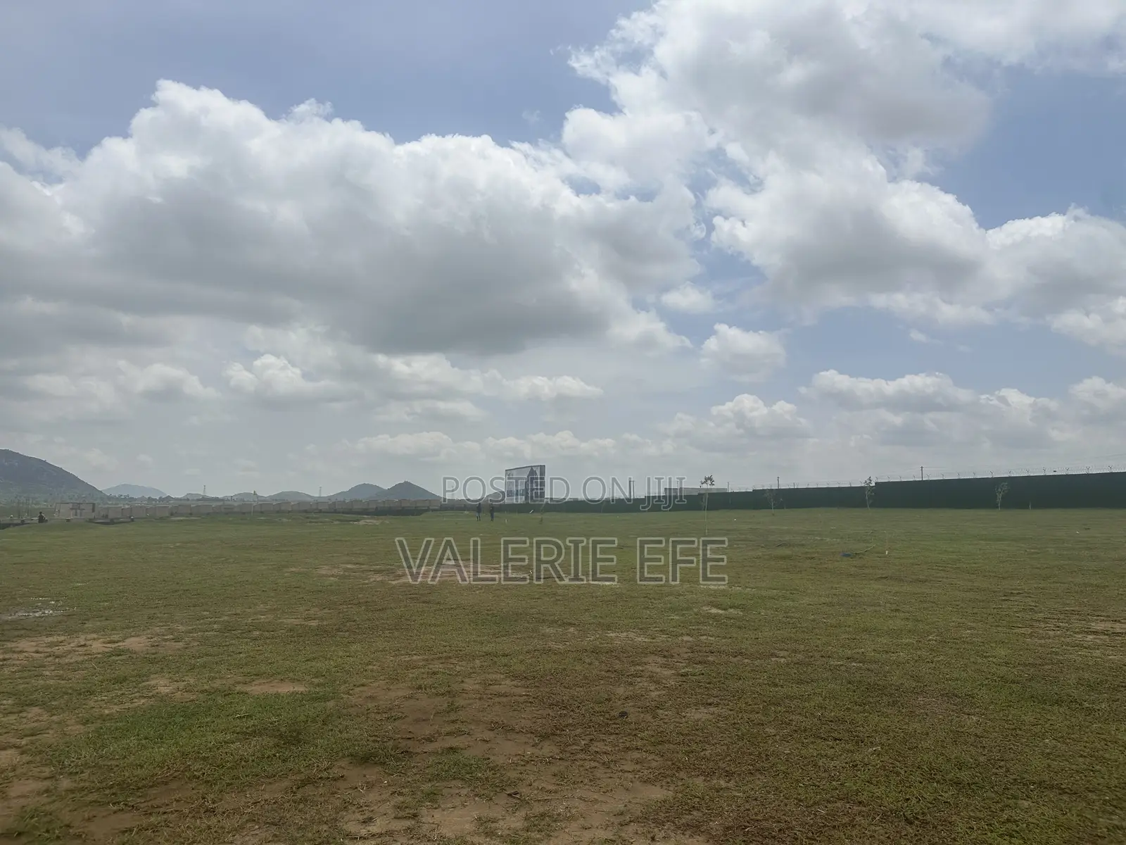 1000sqm Land for Sale at Hutu Exclusive, Airport Road Abuja in Lugbe District