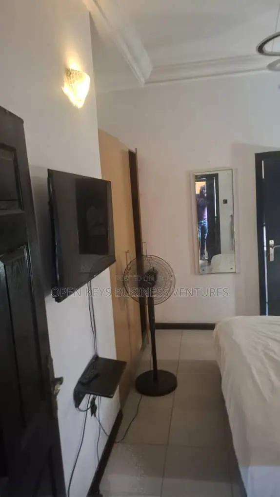 2bdrm Apartment in Derin Court, Sabo / Ibadan for sale in Sabo / Ibadan