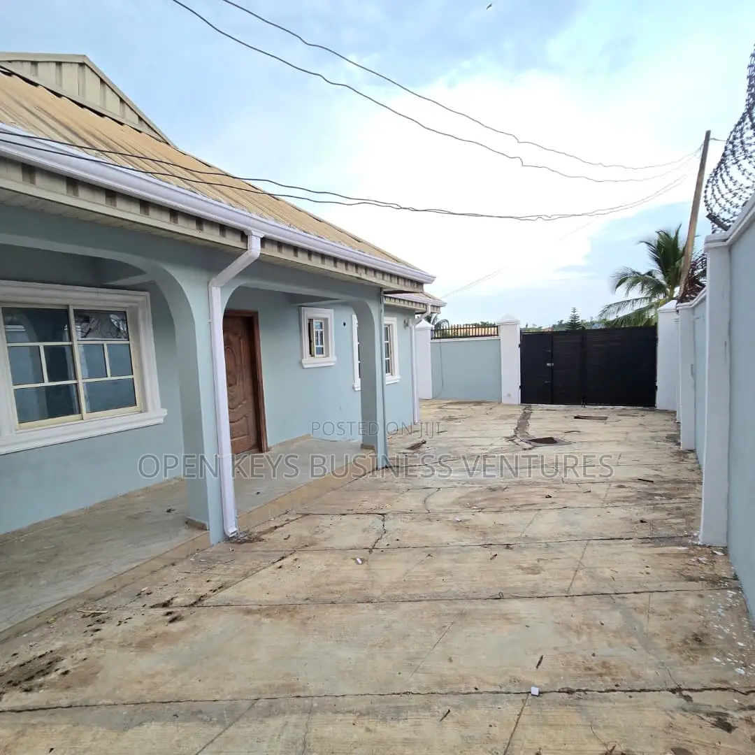 2bdrm House in Wire And Cable, Apata for rent in Apata