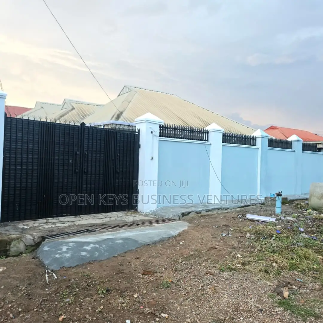 2bdrm House in Wire And Cable, Apata for rent in Apata