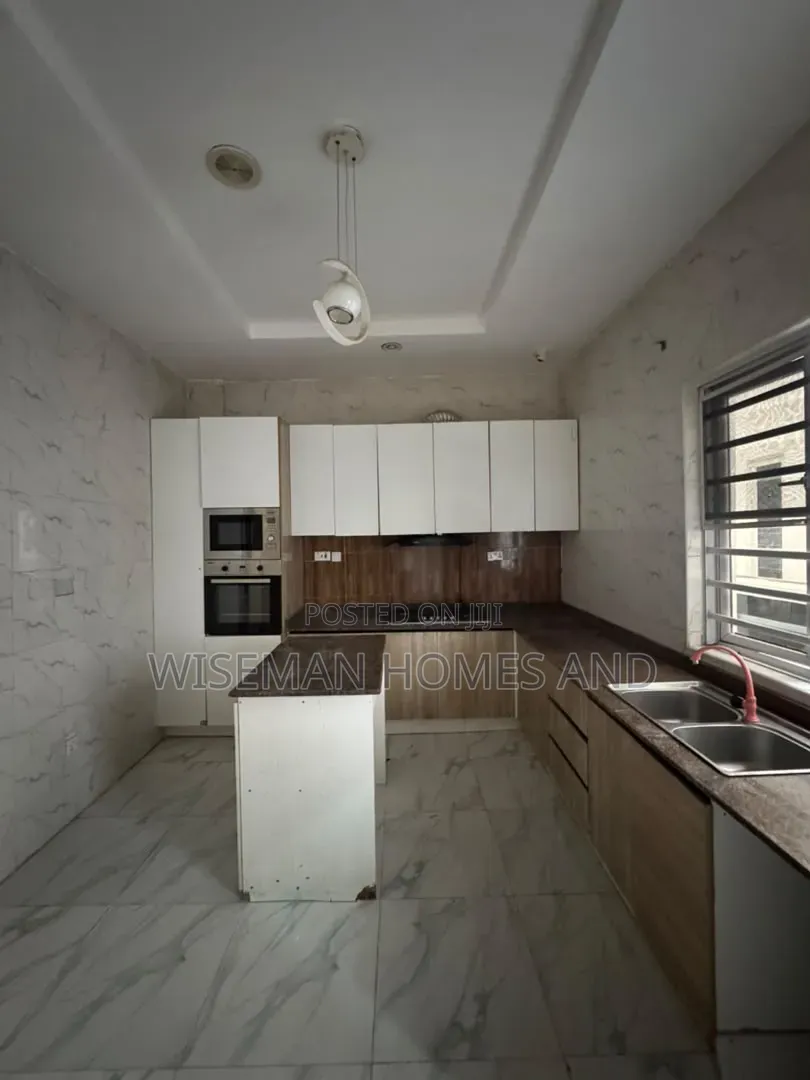 4bdrm Duplex in Orchid Road Lekki for rent in Lekki Expressway