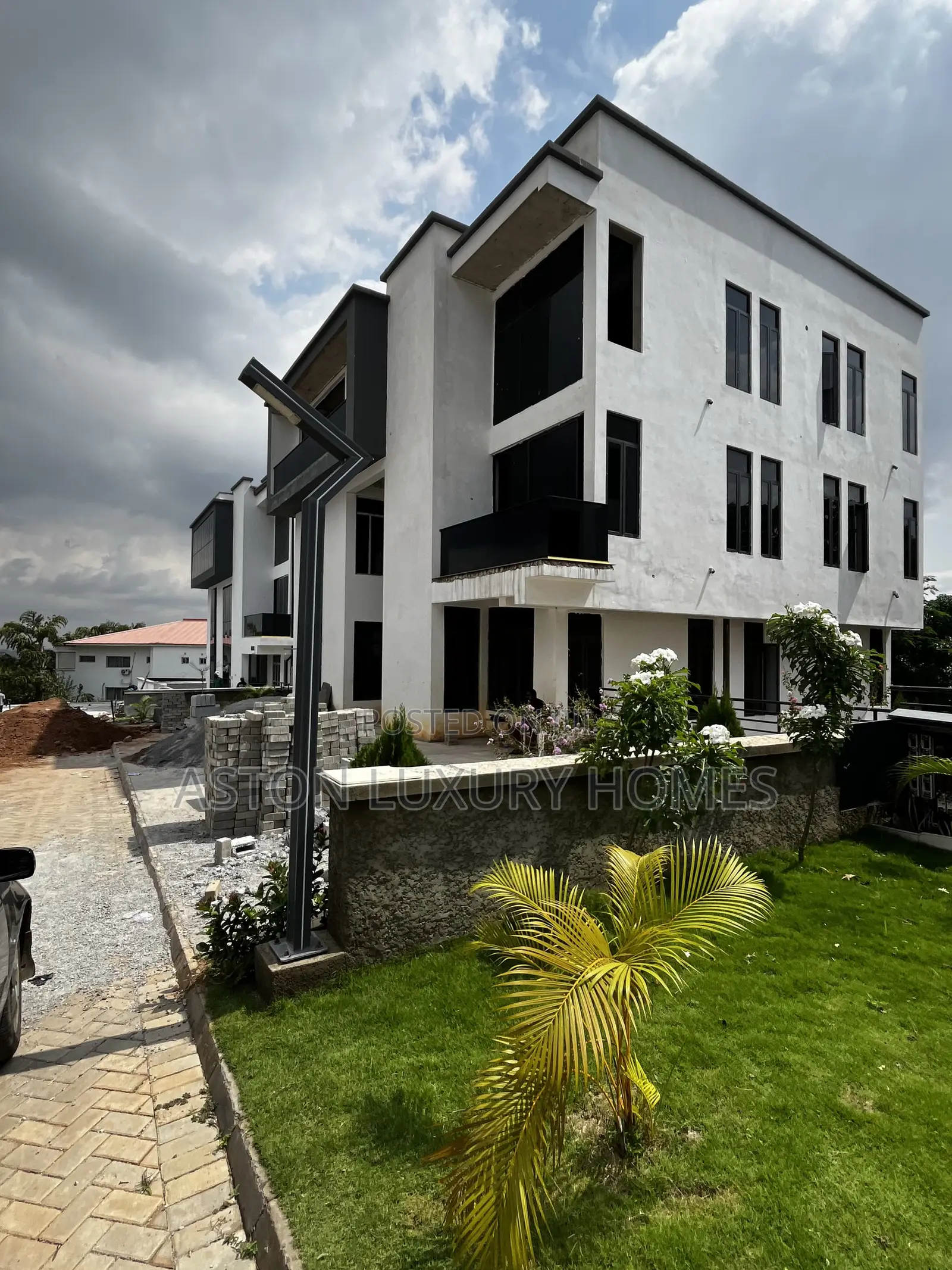 7bdrm Duplex in Maitama for sale in Maitama