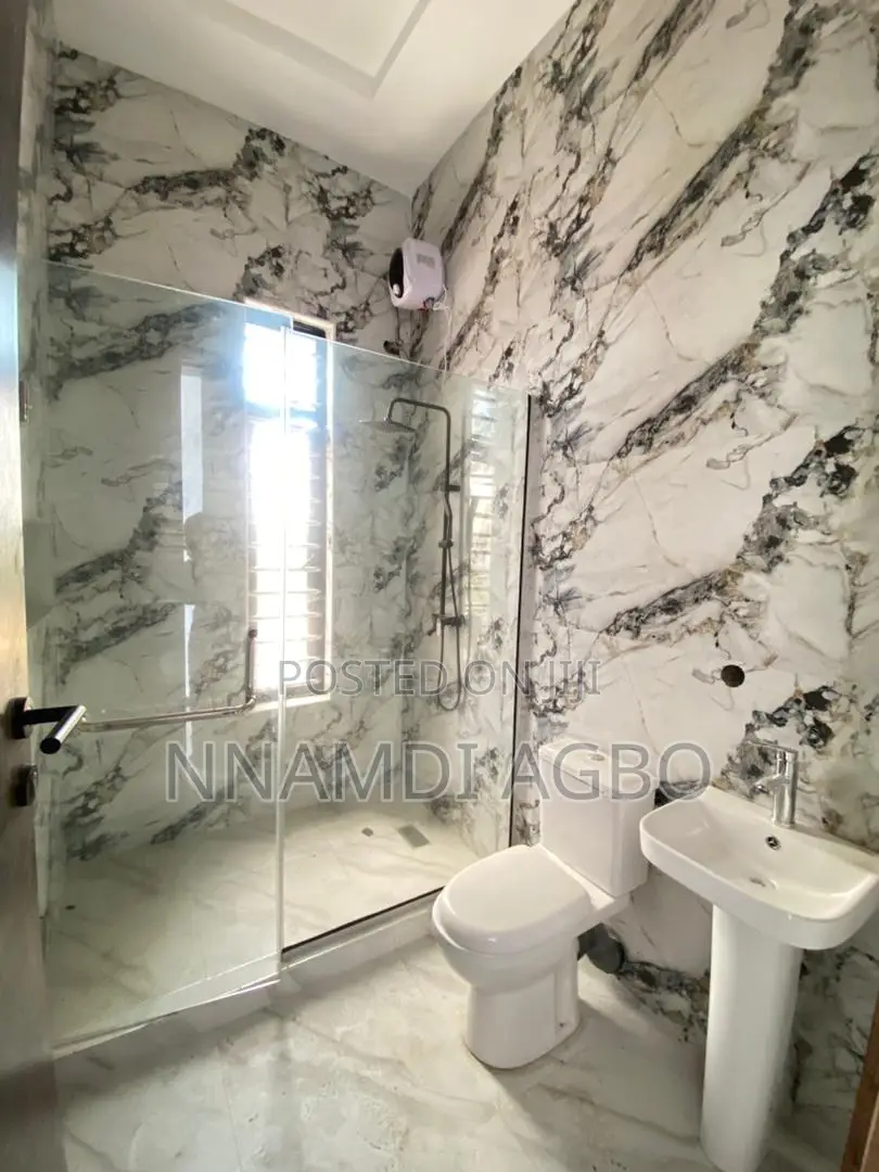 4bdrm Duplex in Ikota for sale in Ikota