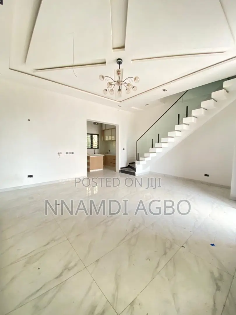 4bdrm Duplex in Ikota for sale in Ikota