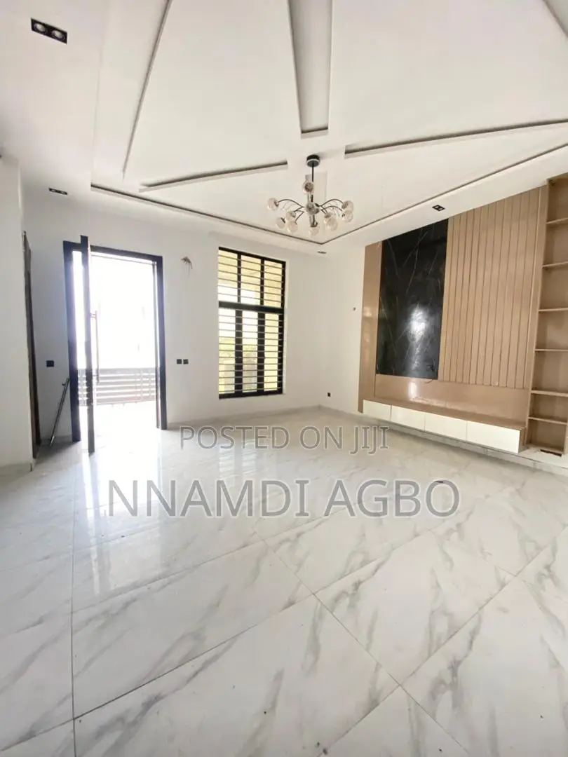 4bdrm Duplex in Ikota for sale in Ikota