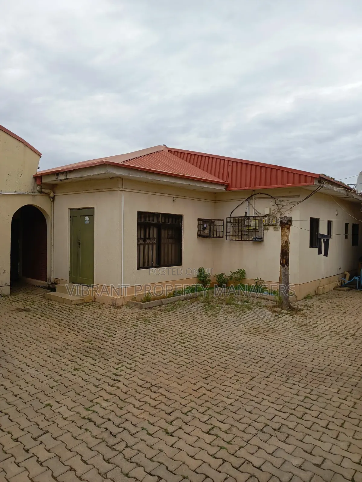 2bdrm Block of Flats in Barnawa Gabon, Kaduna / Kaduna State for sale in Kaduna / Kaduna State
