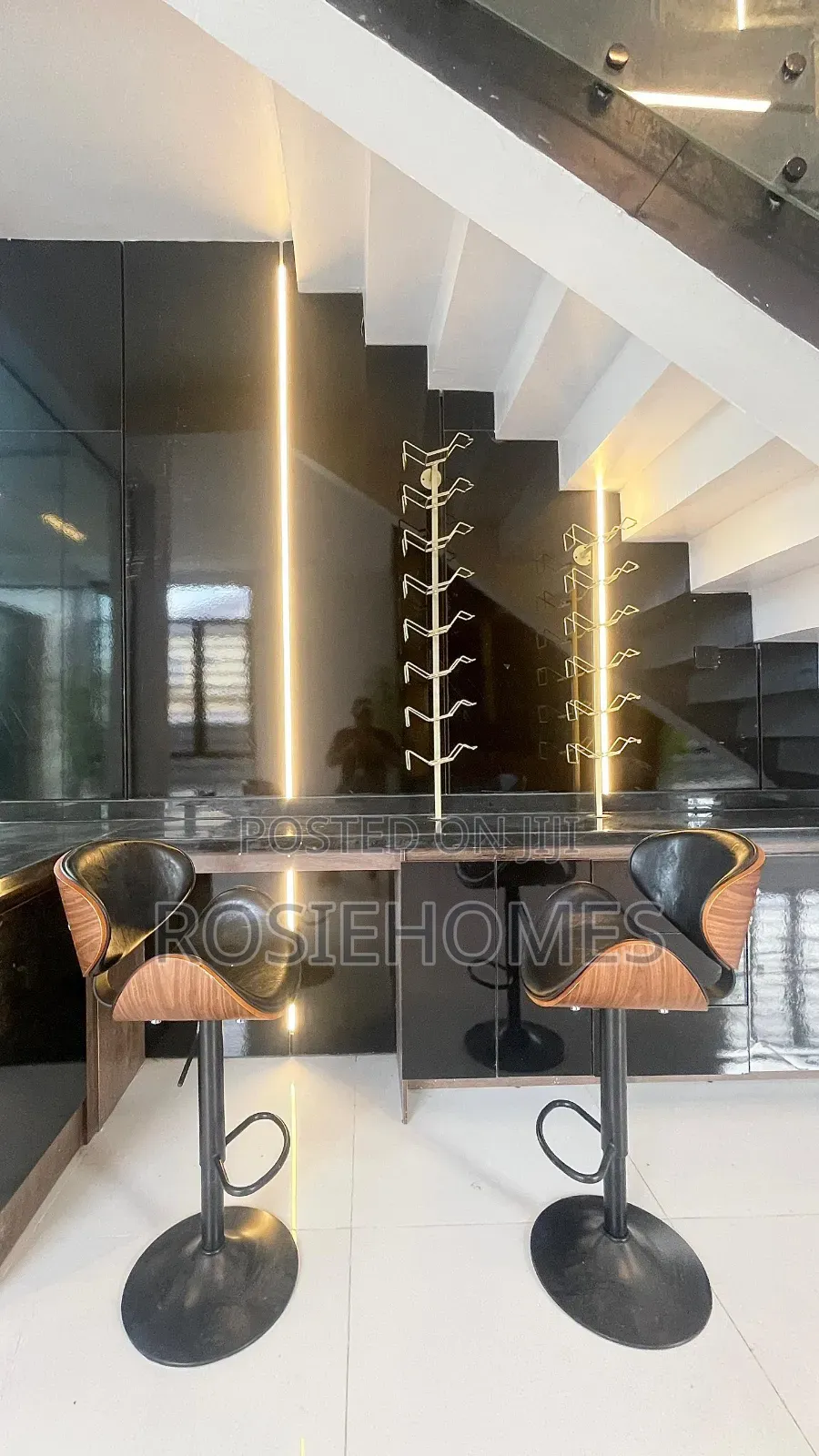 5bdrm Duplex in Ologolo Estate for sale in Ologolo