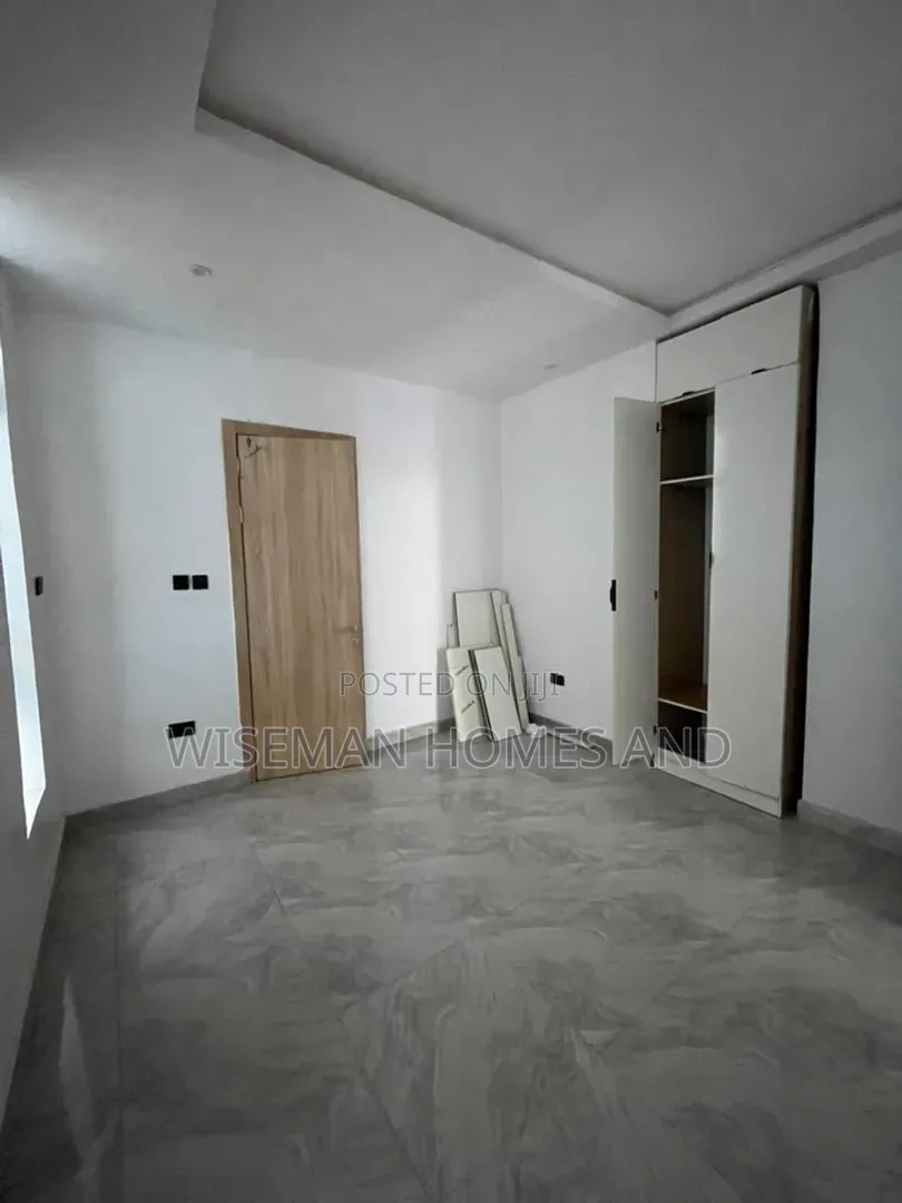 1bdrm Apartment in Ikota Lekki Eti-Osa for sale in Ikota