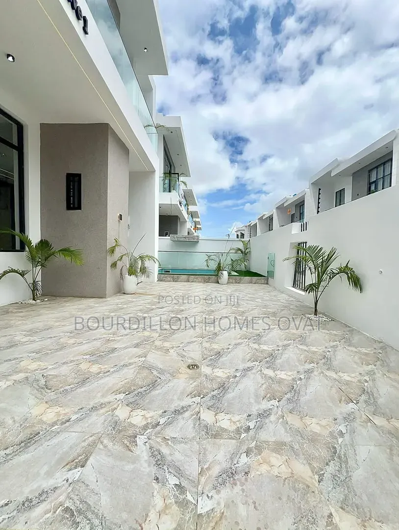 4bdrm Duplex in Lekki Palm City for sale in Lekki Expressway