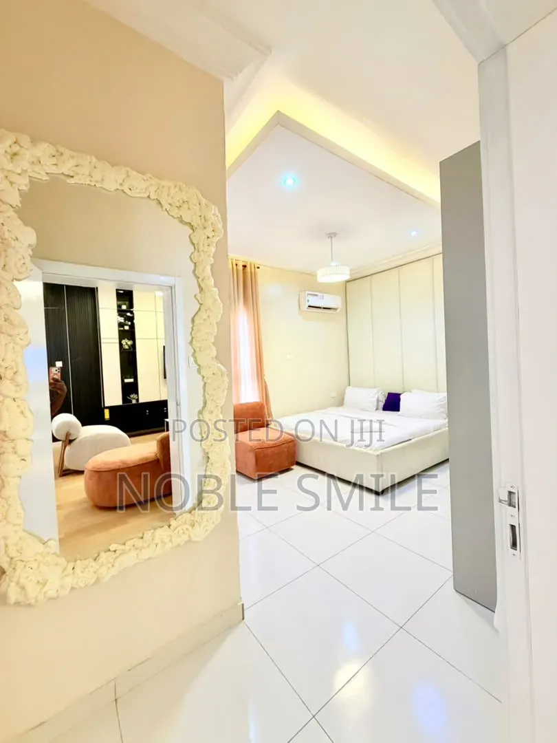 Luxury 2bedroom With Snooker in Lekki Phase 1