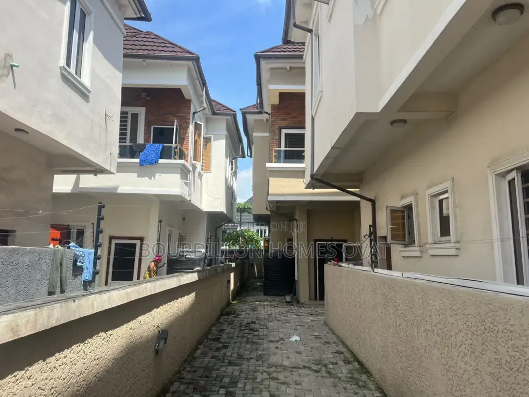 4bdrm Duplex in Chevron Alternative for sale in Chevron