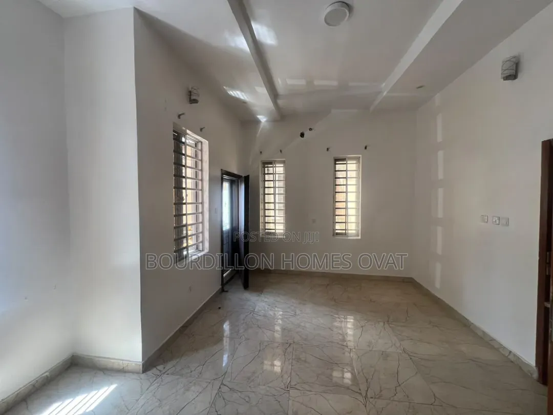 4bdrm Duplex in Chevron Alternative for sale in Chevron