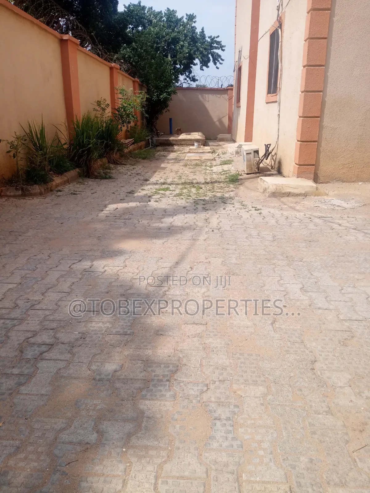Furnished 3bdrm Block of Flats in Main Abacha Road, Mararaba for rent in Mararaba