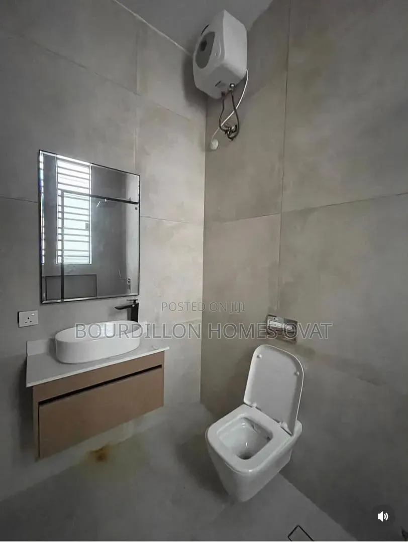 5bdrm Duplex in Lekki Phase 1 for sale in Lekki Phase 1
