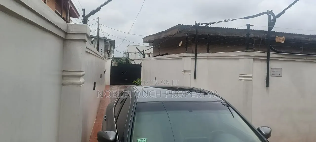 4bdrm Duplex in Iju Road Ifako Lagos, Oba Akran for sale in Oba Akran
