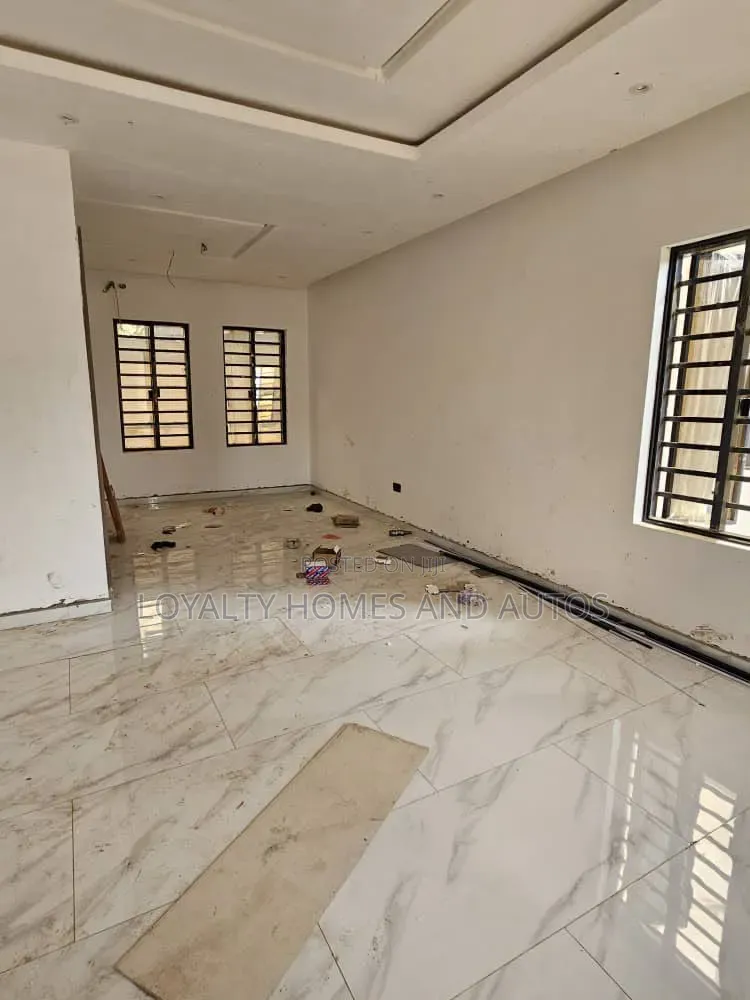4bdrm Duplex in Adeniyi Jones for sale in Adeniyi Jones