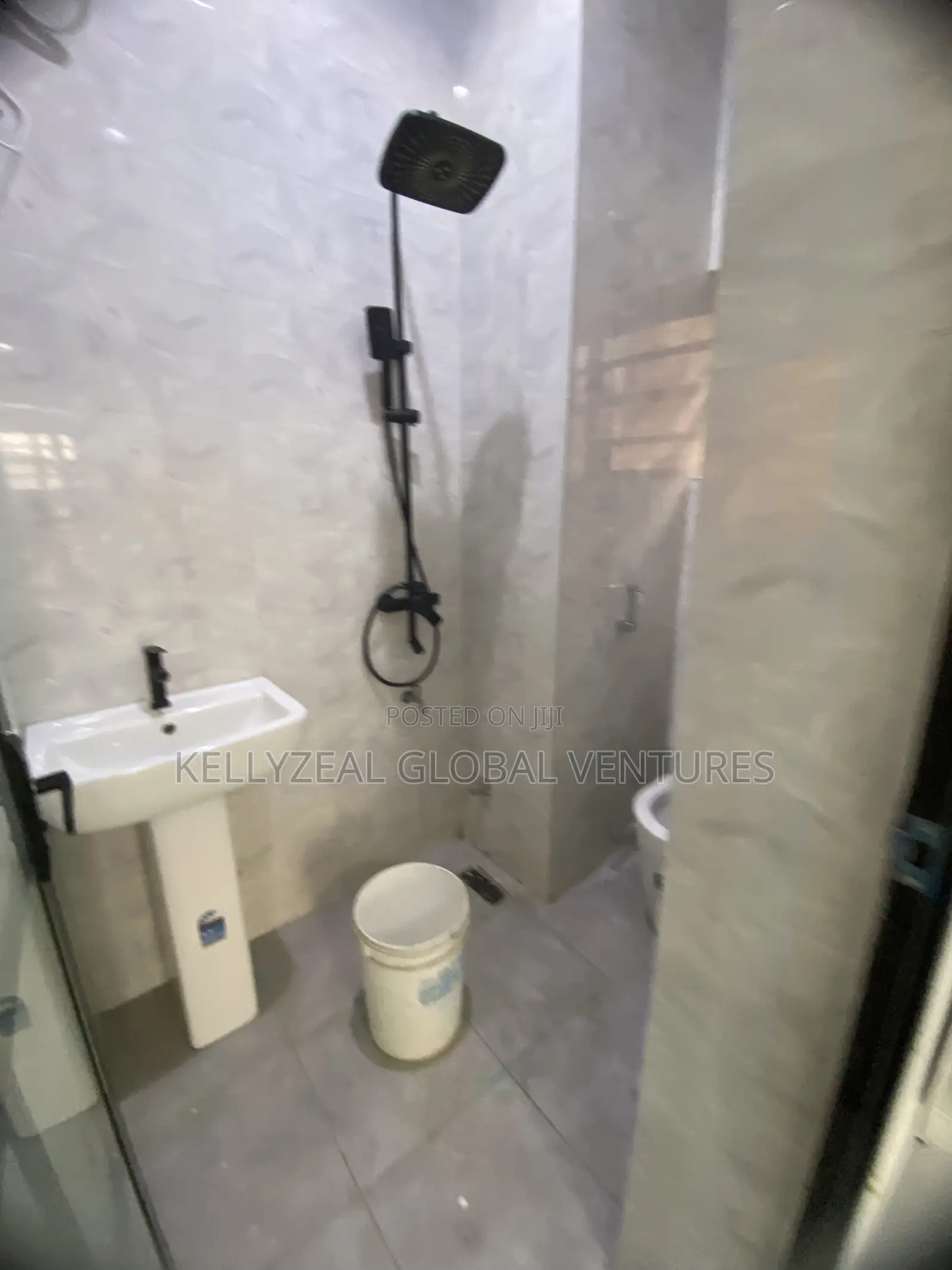 2bdrm Apartment in Divine Estate, Amuwo-Odofin for rent in Amuwo-Odofin