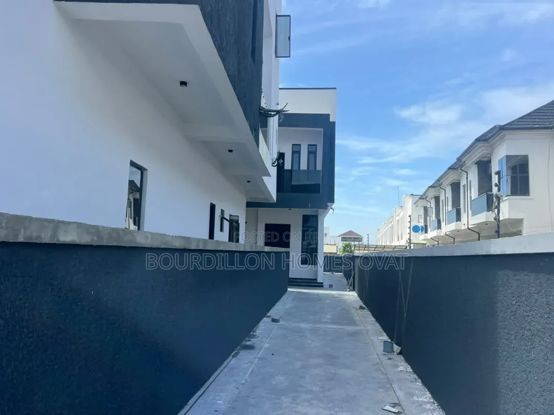 4bdrm Duplex in Orchid Lekki Lagos for sale in Lekki Expressway