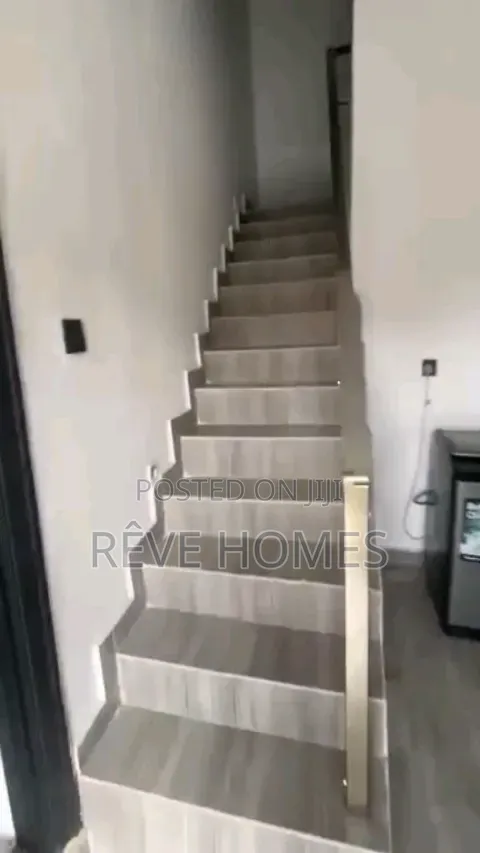 2bdrm Block of Flats in Soluyi for rent in Soluyi