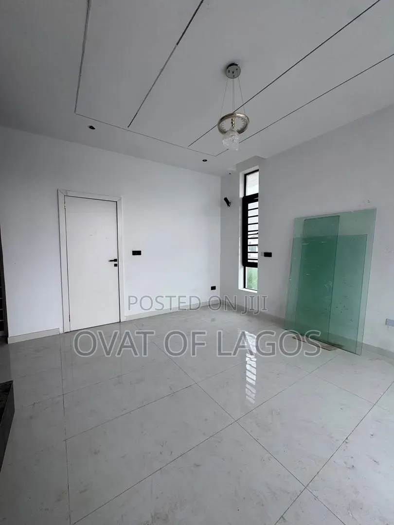 4bdrm Duplex in Ikota Villa for sale in Ikota