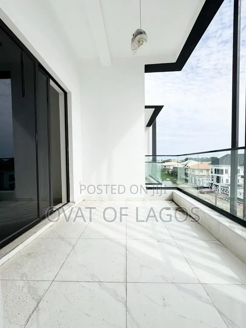 5bdrm Duplex in Ikta, Ikota for sale in Ikota