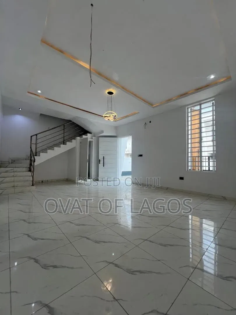 4bdrm Duplex in Ikota Gra for rent in Ikota