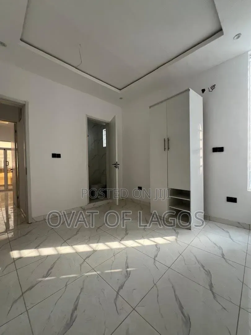 4bdrm Duplex in Ikota Gra for rent in Ikota
