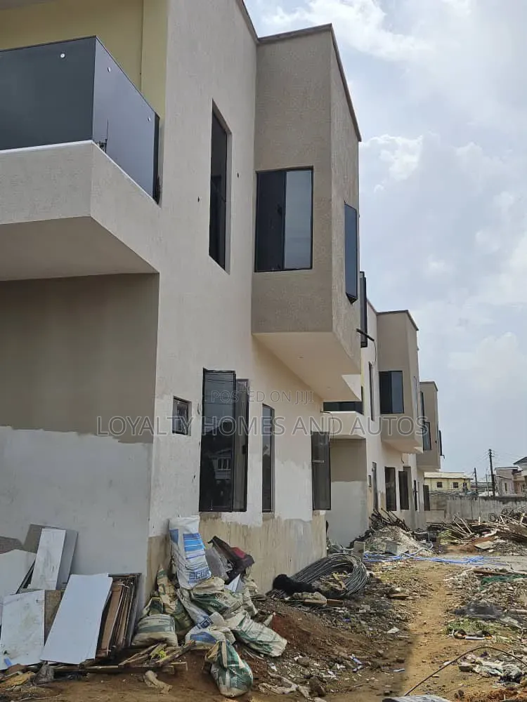4bdrm Duplex in Adeniyi Jones for sale in Adeniyi Jones