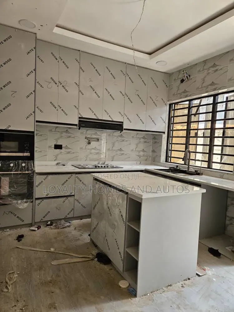 4bdrm Duplex in Adeniyi Jones for sale in Adeniyi Jones