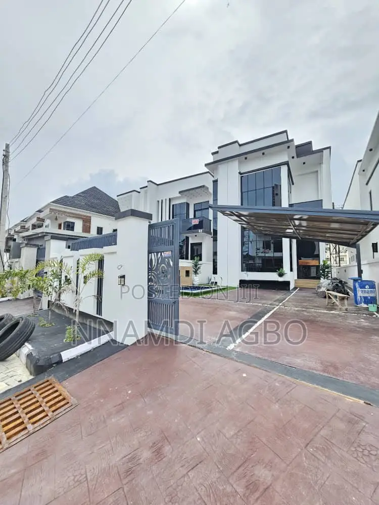 5bdrm Duplex in Lafiaji for sale in Lafiaji