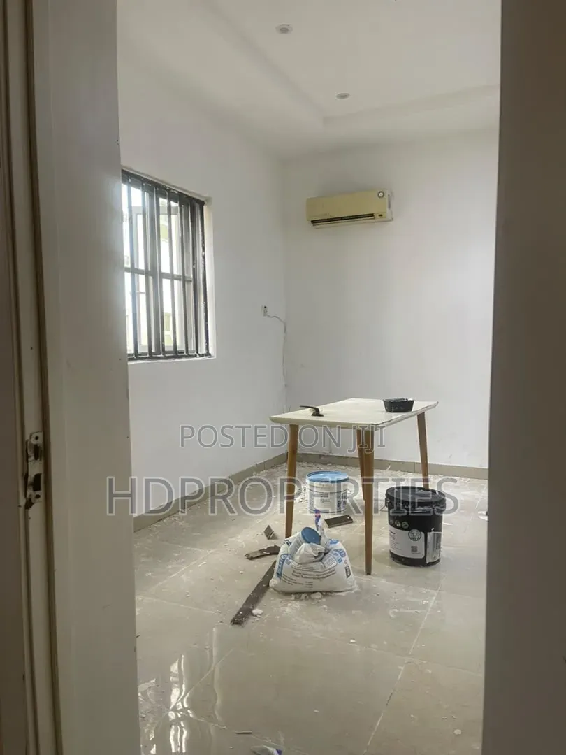 1bdrm Shared Apartment in Abiola Court 10, Lekki for rent in Lekki