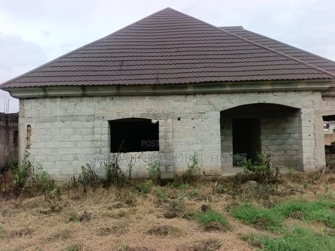 3bdrm Bungalow in Lugbe District. for sale in Sabon Lugbe