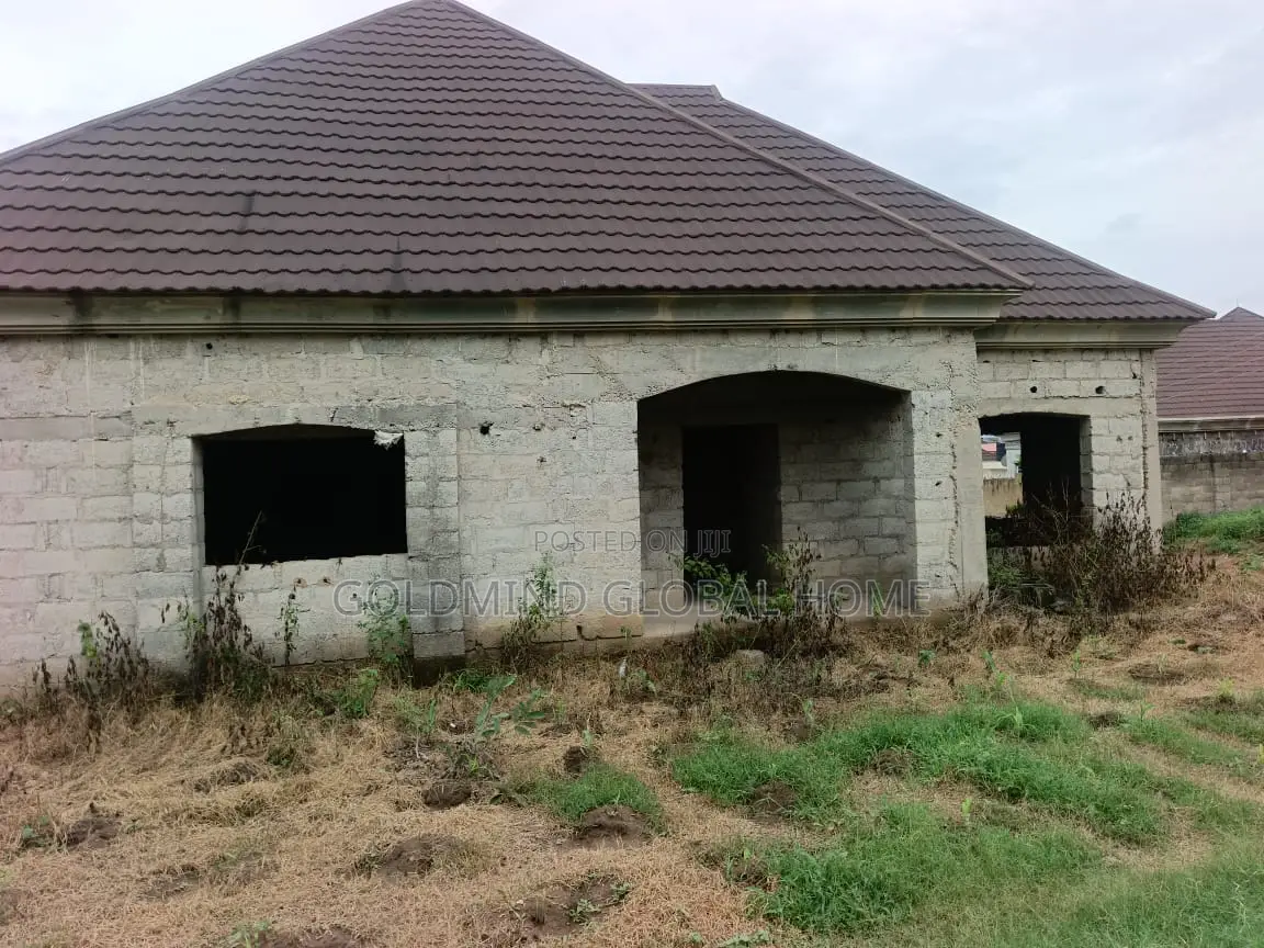 3bdrm Bungalow in Lugbe District. for sale in Sabon Lugbe