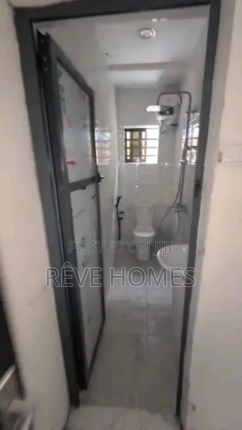 2bdrm Block of Flats in Ilupeju Industrial Estate for rent in Ilupeju Industrial Estate