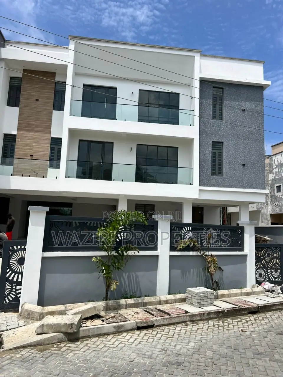 2bdrm Apartment in Osapa london for sale in Osapa london