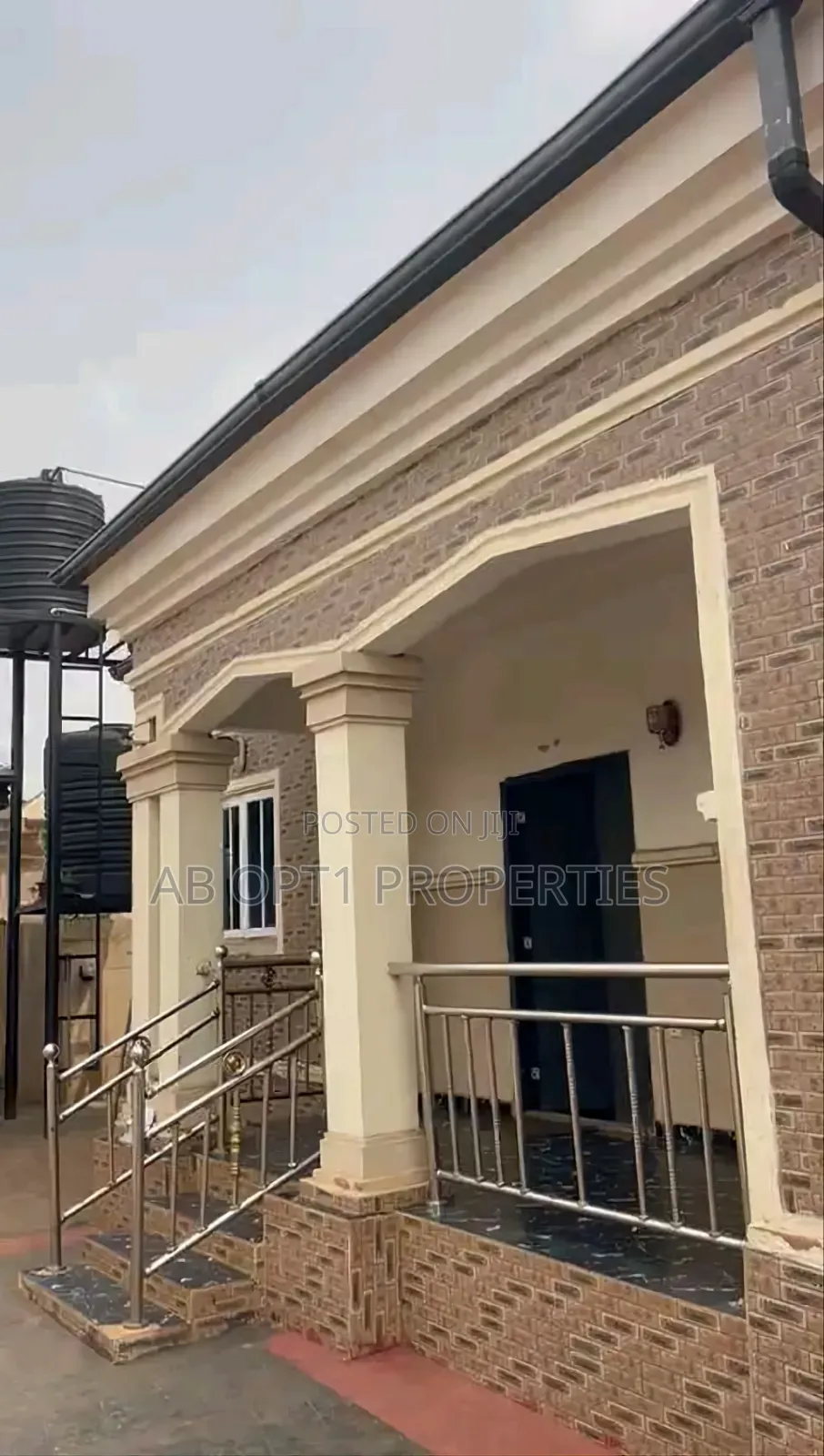 4bdrm Bungalow in Iguadolor, Siluko Rd, Benin City for sale in Benin City