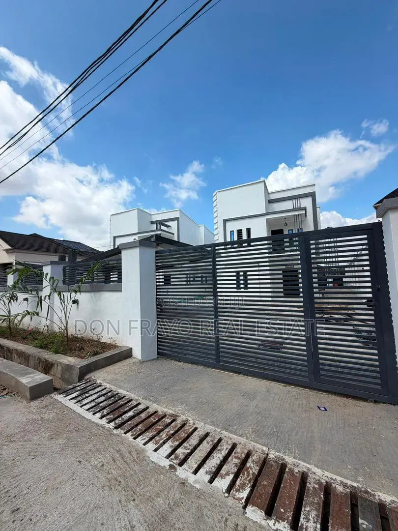 5bdrm Duplex in Kolapo Ishola Gra, Akobo for sale in Akobo