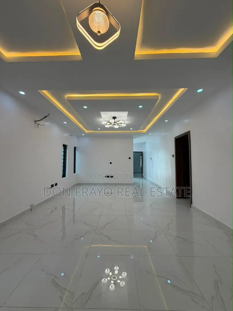 5bdrm Duplex in Kolapo Ishola Gra, Akobo for sale in Akobo