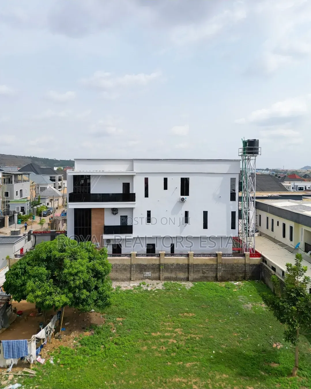 6bdrm Duplex in Apo Resettlement for sale in Apo Resettlement