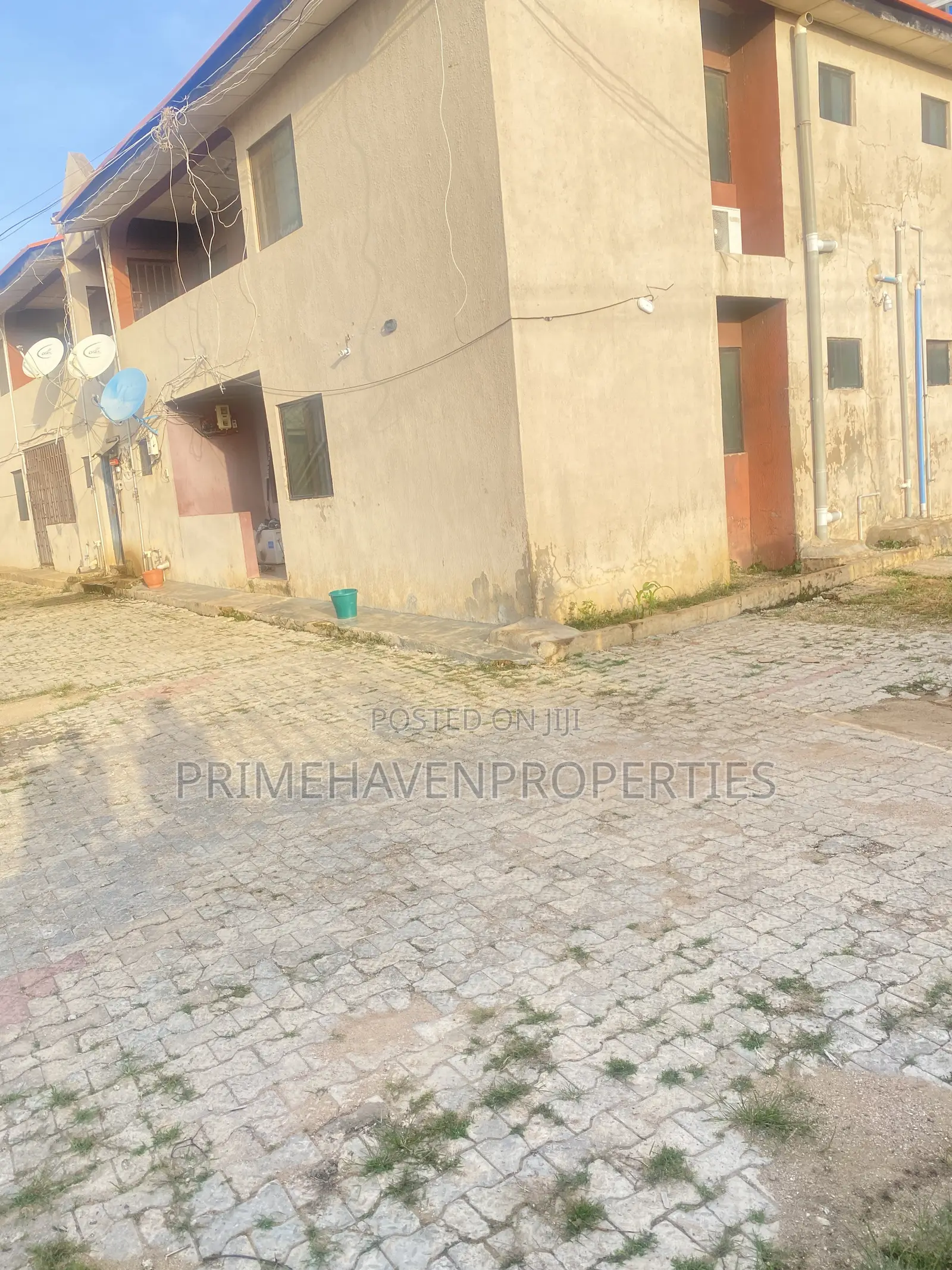 8bdrm Block of Flats in Kubwa for sale in Kubwa