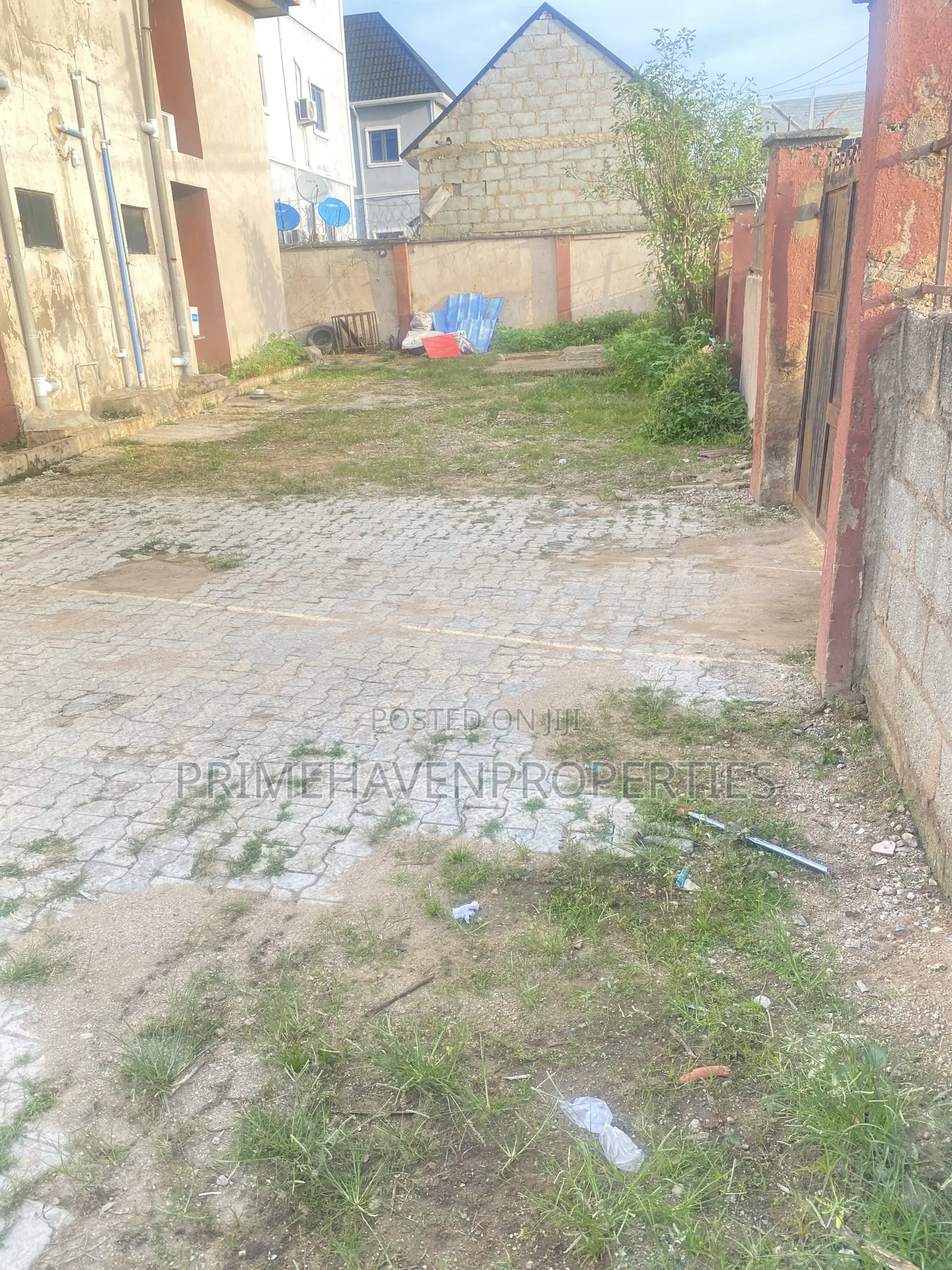 8bdrm Block of Flats in Kubwa for sale in Kubwa