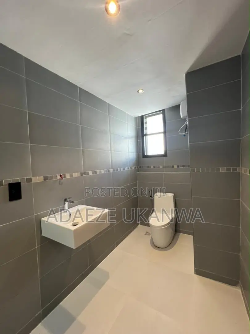 3bdrm Penthouse in Richmond Pearl, Lekki Phase 1 for sale in Lekki Phase 1