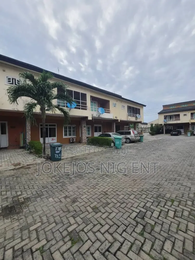 3bdrm Townhouse/Terrace in Lekki Garden Phase 4 for sale in Lekki Gardens Estate