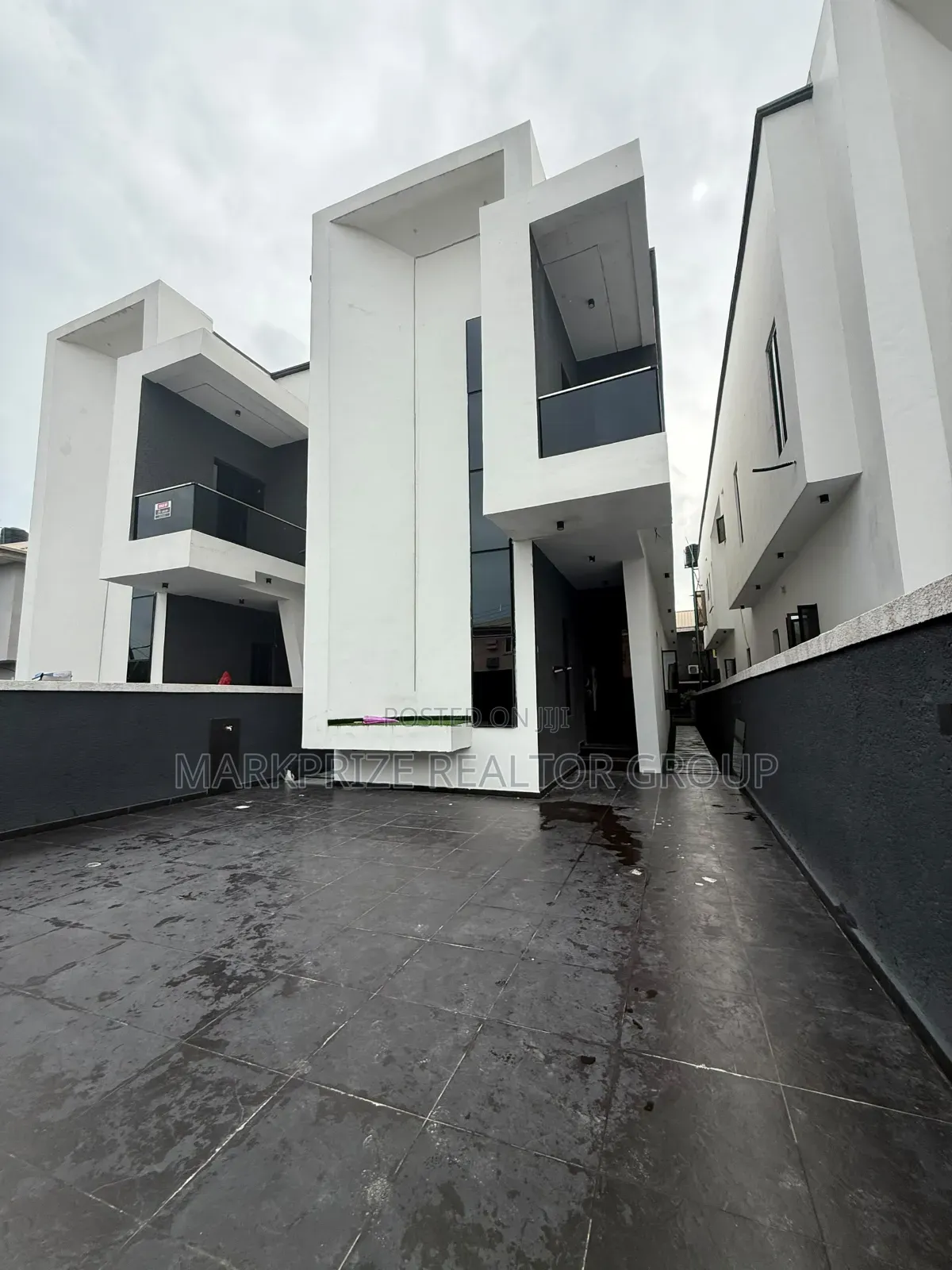 5bdrm Duplex in Ajah Lekki Lagos for sale in VGC / Ajah
