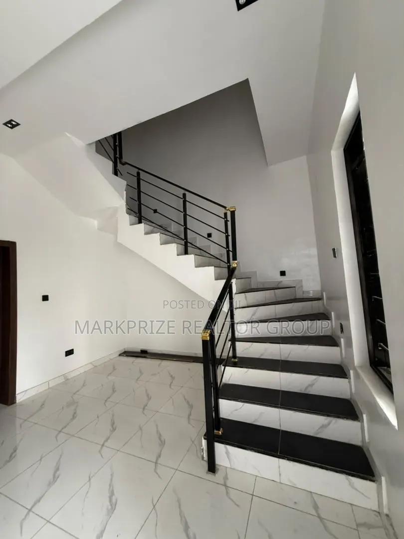 4bdrm Duplex in Abraham Adesanya for sale in Abraham Adesanya